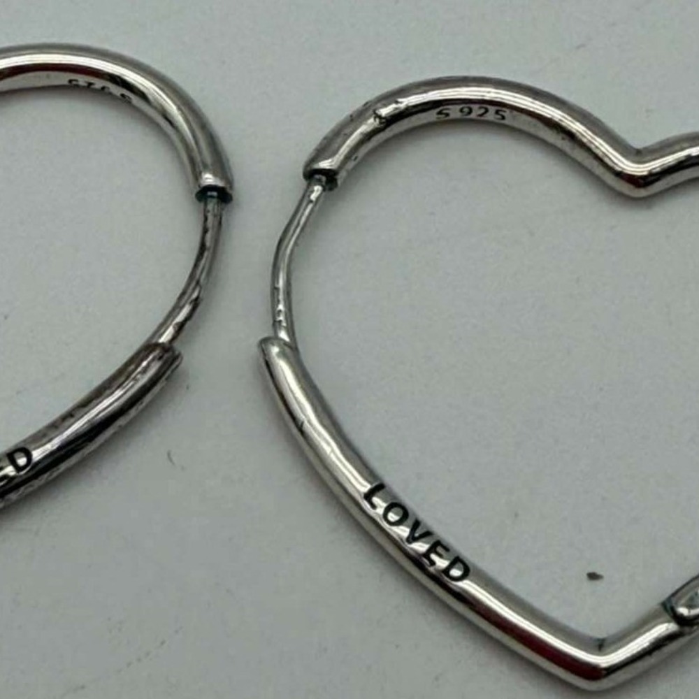 S925 Sterling Silver Heart Hoop Earrings – Minimalist Love Design - Picture 3 of 4